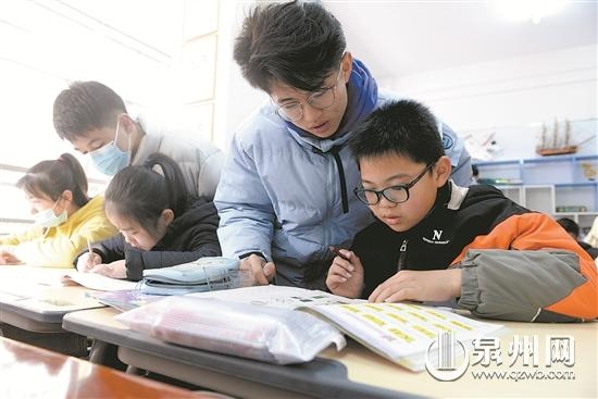 返乡大学生志愿者打造“假期课堂” - 憨鼠网