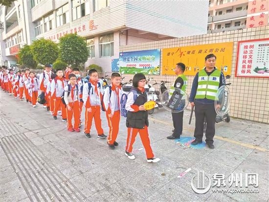 志愿服务助力社会治理 - 憨鼠网