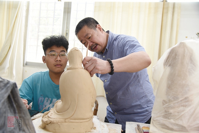 林建胜：“要把传统技艺代代传承下去” - 憨鼠网