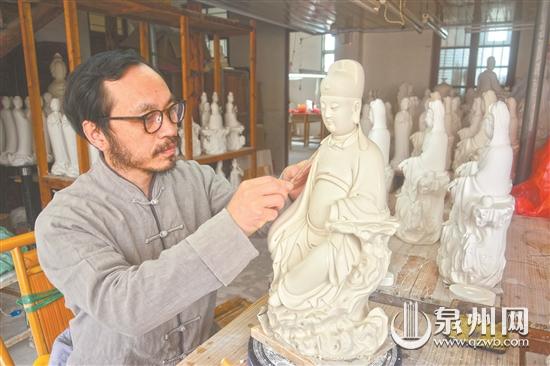 陈明良：传承创新“何派”陶瓷艺术 - 憨鼠网