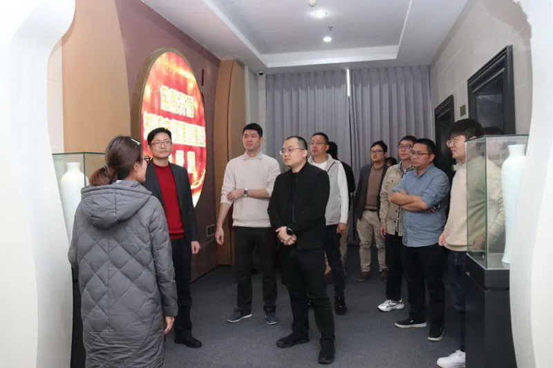“以案释法 助力营商”德化县青年企业家法律座谈会成功举办 - 憨鼠网