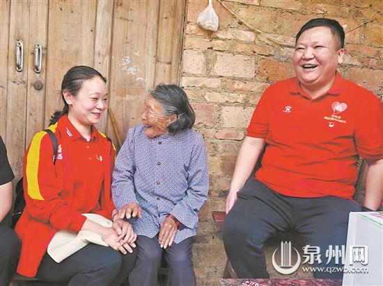 夫妻爱相随 同心做公益 - 憨鼠网