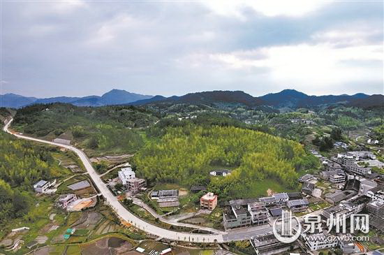以乡村振兴绘就幸福民生“新画卷” - 憨鼠网