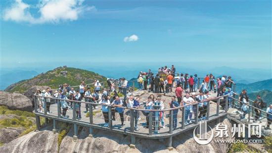 高温天遇上暑期旅游高峰 泉州“热”情十足 - 憨鼠网