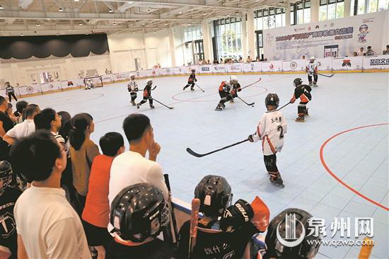 全国轮滑少年相聚泉州德化 展现“速度与激情” - 憨鼠网