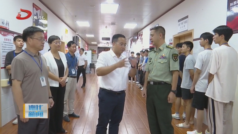 县长方俊钦检查指导征兵体检工作 - 憨鼠网