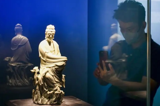 “瓷圣”作品亮相，400余件“中国白”国博展出 - 憨鼠网