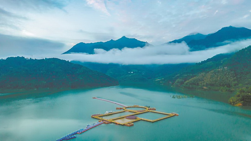德化涌溪水库：雨后云海、薄雾、山峰构成一幅水墨画 - 憨鼠网