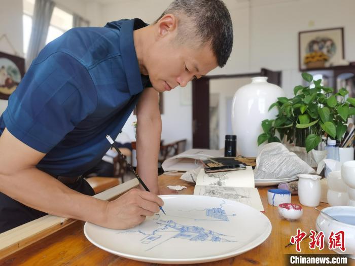 艺术为桥 闽籍画家乐为中西文化交流尽绵力 - 憨鼠网