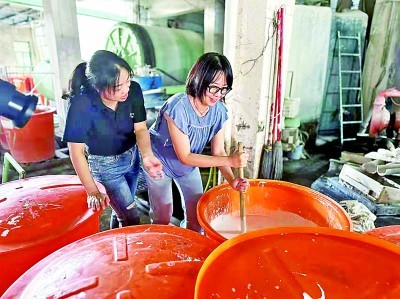 以“瓷”为媒，共话两岸情——访泉州工艺美术职业学院台湾省籍副教授李诗维 - 憨鼠网