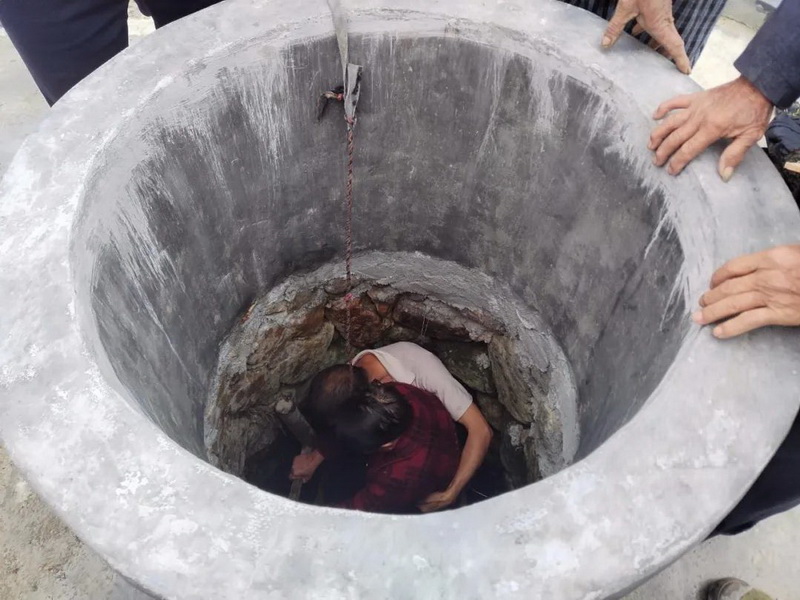 阿婆不慎坠井，危急时刻，他们出手了...... - 憨鼠网