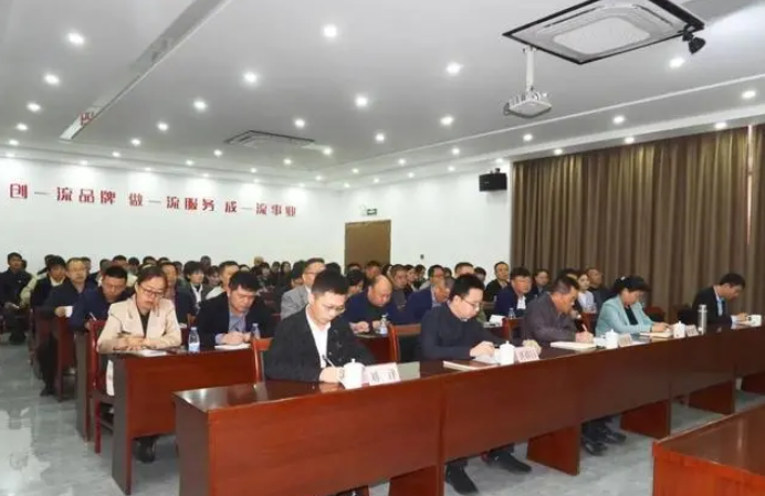 德化县县长方俊钦上主题教育党课 - 憨鼠网