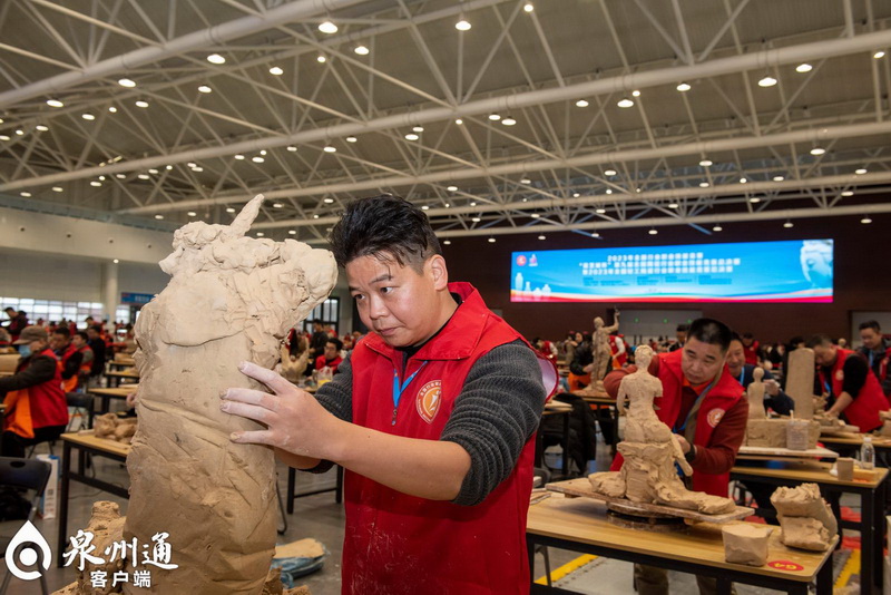 陶瓷职业技能“比武” 能工巧匠展风采 - 憨鼠网