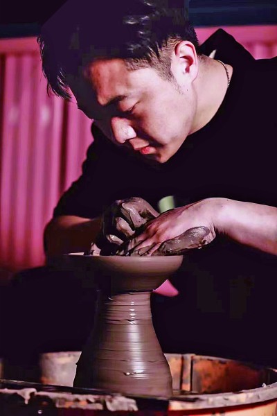 陶瓷故乡塑青春 - 憨鼠网