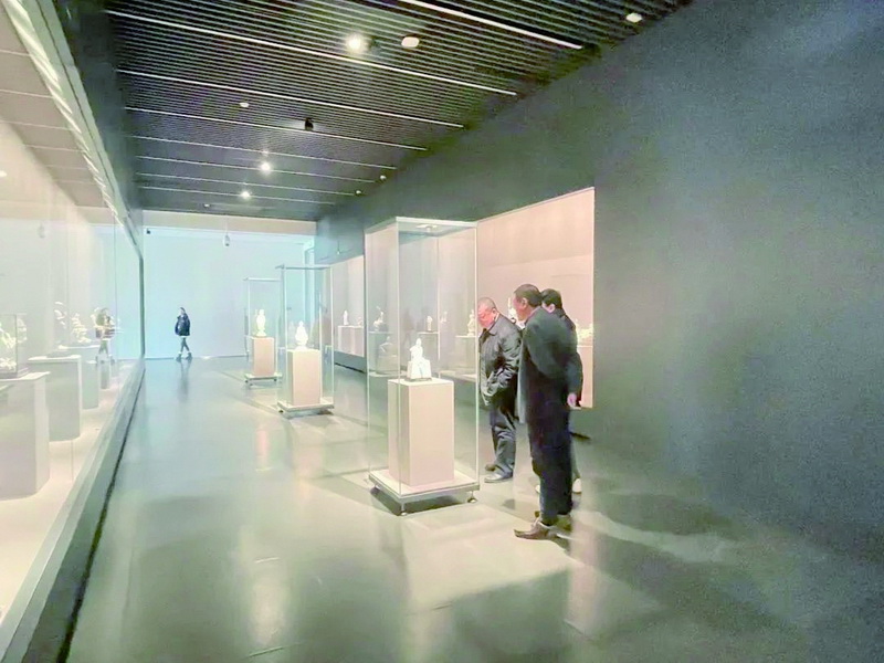 “中国白·德化白瓷精品展”在江宁美术馆开幕 - 憨鼠网