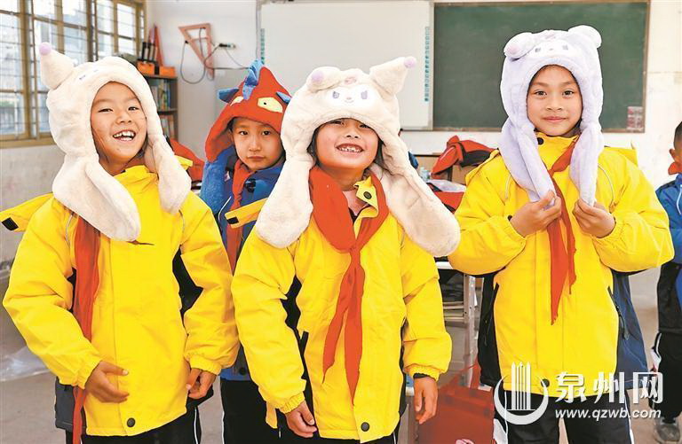 东南公益“暖冬行动2024”走进德化葛坑、上涌两所小学 一份份关爱 温暖孩子整个冬天 - 憨鼠网