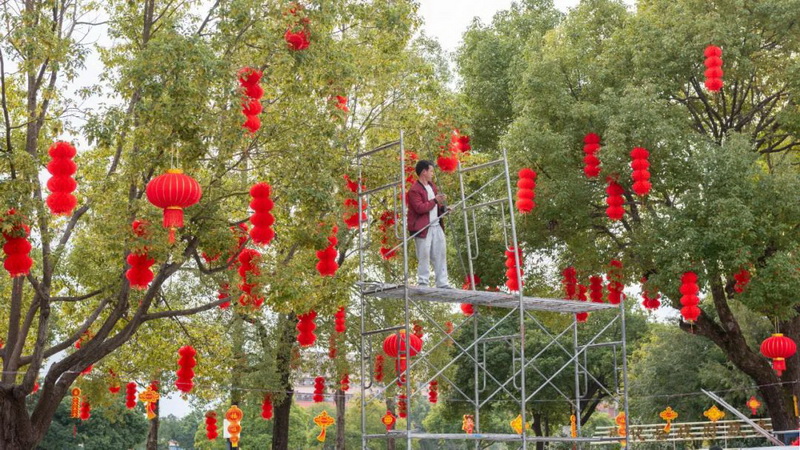 春节将至 年味浓！德化街头 又红啦！ - 憨鼠网