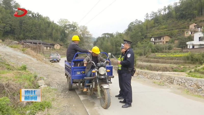 春耕备耕农务忙 民警田间地头来护航 - 憨鼠网