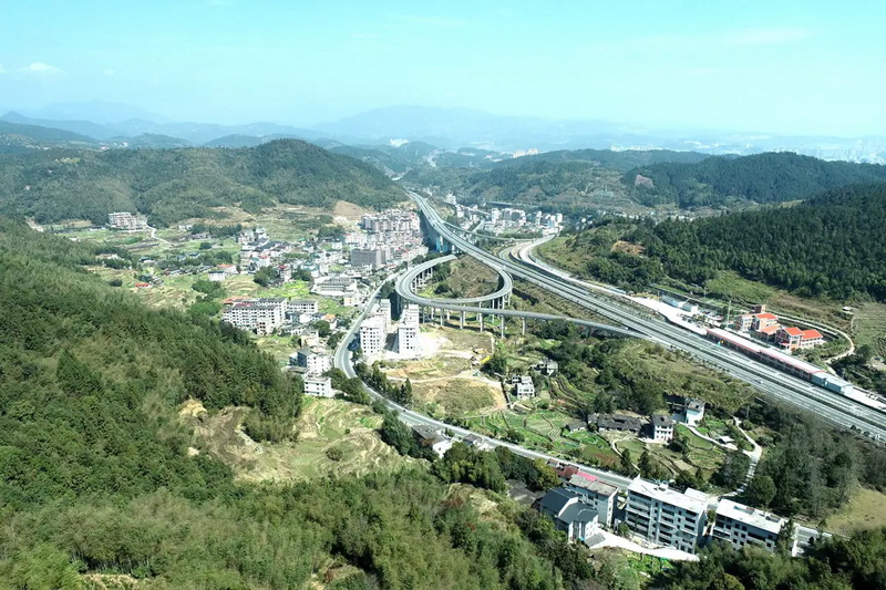 【泉州绿盈乡村（56）】德化县龙浔镇英山村：绿盈乡村激活“绿色”动能 - 憨鼠网