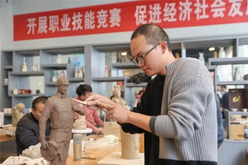 福建德化：党建引领聚合力 乡贤“归巢”助发展 - 憨鼠网