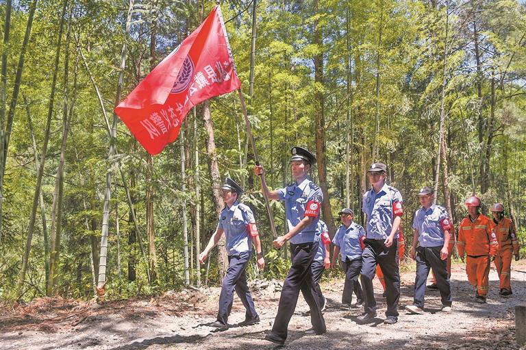 德化成立全省首支跨地域生态义警队 守护“闽中屋脊” - 憨鼠网