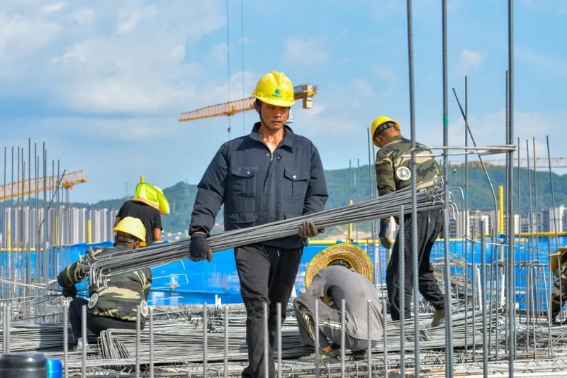 德化：战高温赶进度 安置房建设忙 - 憨鼠网