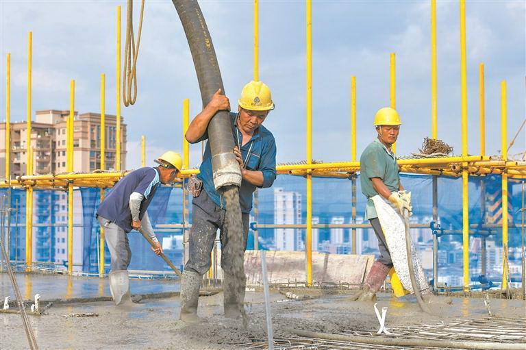 战高温赶进度 安置房建设忙 - 憨鼠网