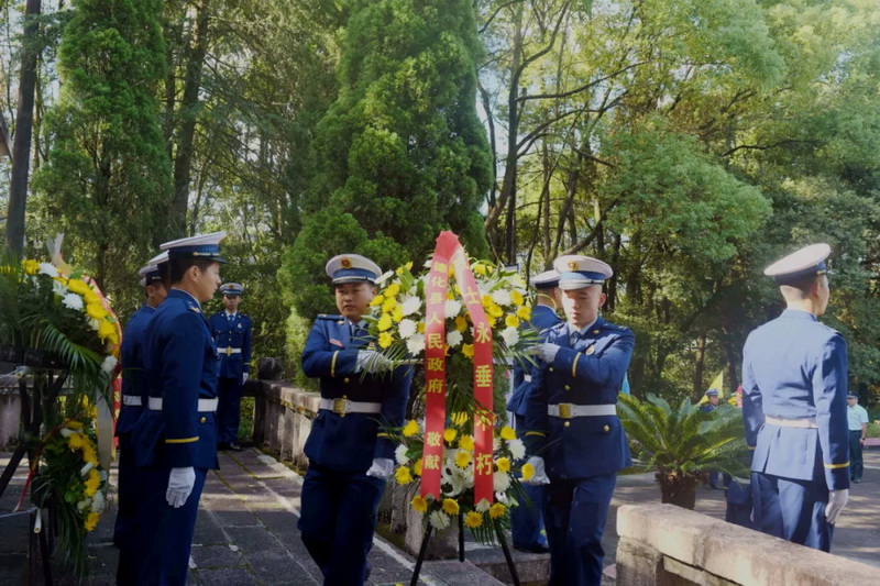 我县举行2024年烈士公祭活动 - 憨鼠网