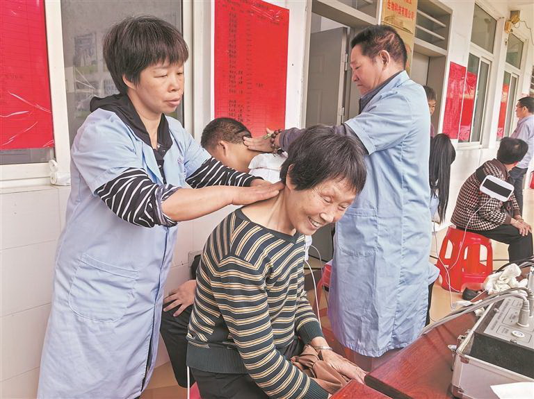 重阳秋色暖 敬老情更浓 - 憨鼠网