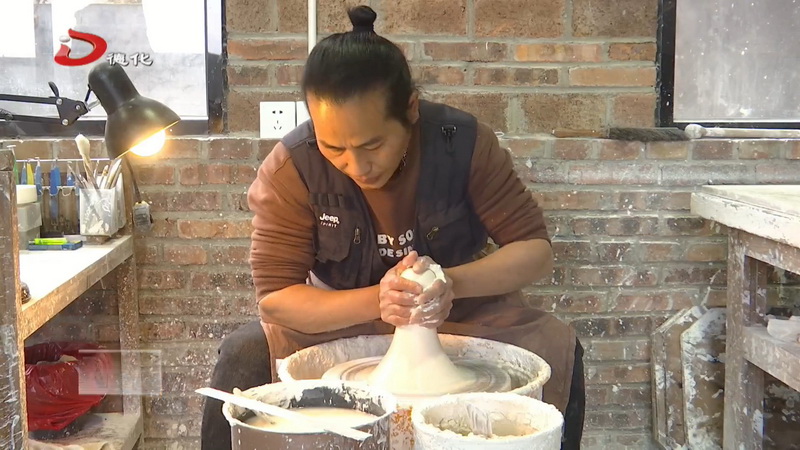 连华贵：匠心铸就 传承创新德化瓷艺 - 憨鼠网