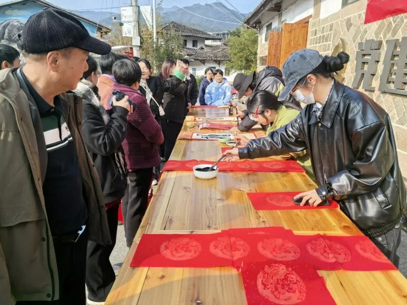 德化县开展“墨香迎春送祝福，春联贺岁暖人心”志愿服务活动 - 憨鼠网