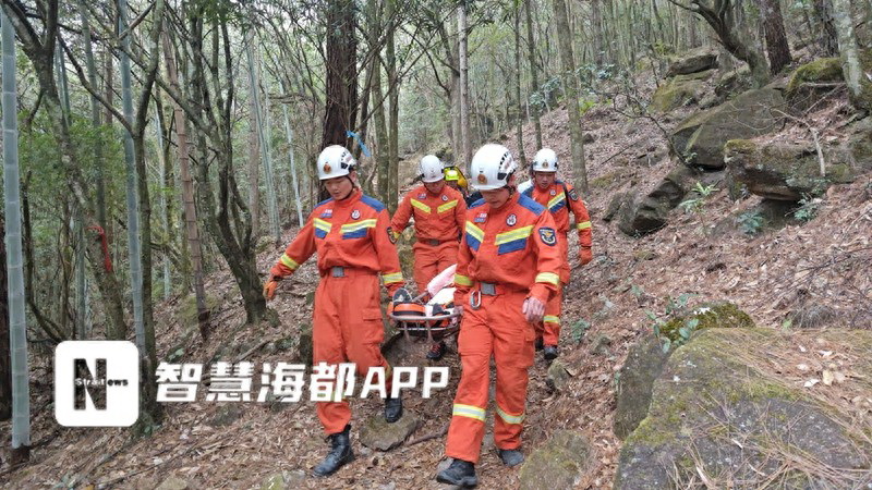 男子独闯戴云山，摔伤被困 - 憨鼠网