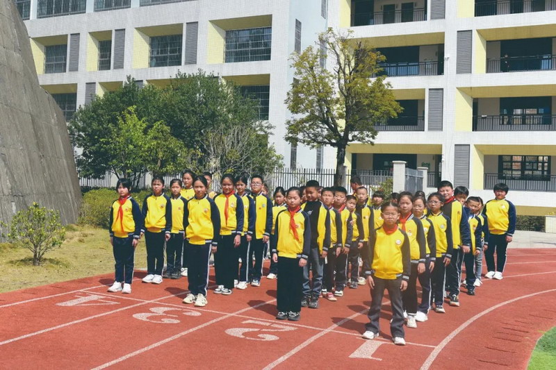 强师、提质、扩资源，德化教育 “组合拳” 有多牛？ - 憨鼠网