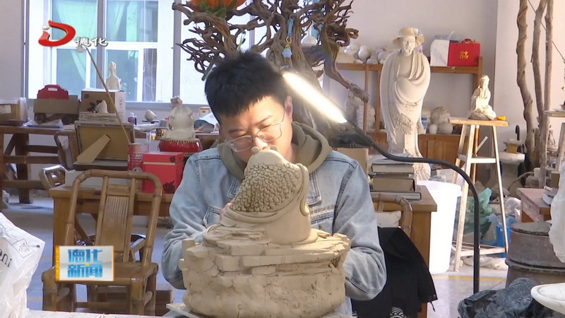 林似钦：承古启新 以现代审美重构传统瓷塑 - 憨鼠网