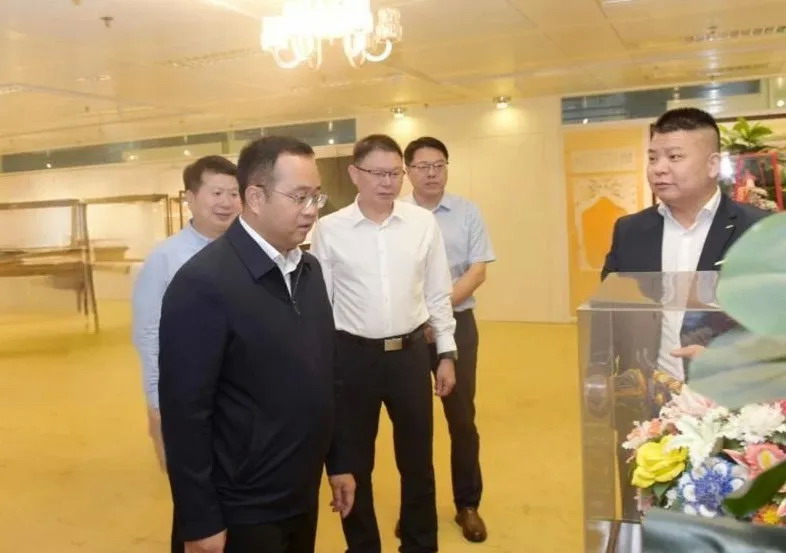 “中国白·德化瓷”推广展示+海外仓中心落地香港 - 憨鼠网