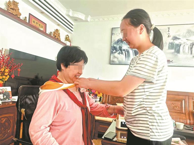 以爱为名搭建情感交流桥梁 困境家庭收获温情瞬间 - 憨鼠网