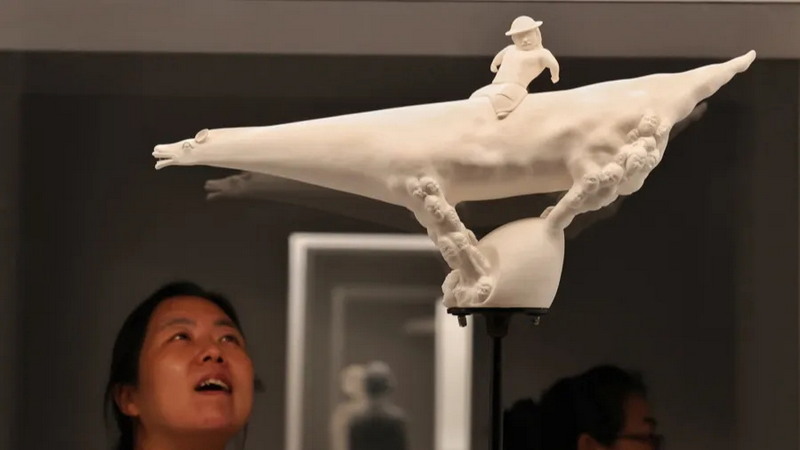 “像做上海双年展一样展示德化白瓷”，中华艺术宫“万象本色”大展开幕 - 憨鼠网
