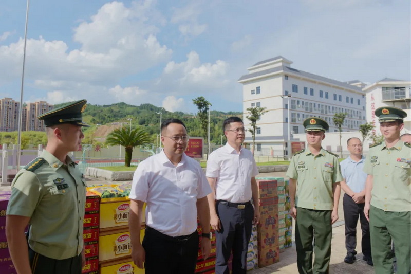 县领导走访慰问驻德部队及消防救援大队 - 憨鼠网