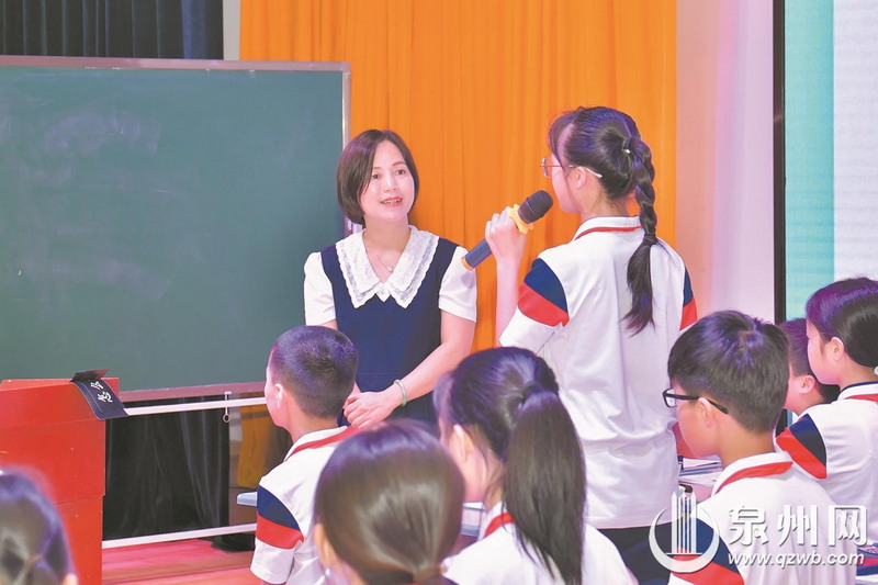 近千专家教师共探“新数学实验” - 憨鼠网