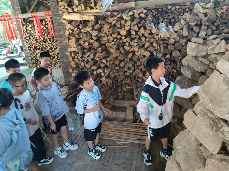 行走的文化课堂 学子探访千年窑火传承路线 - 憨鼠网