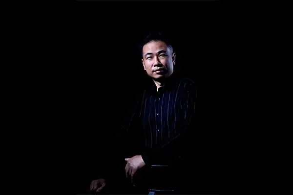 彭成雄与汉字立体雕塑:中国文字的形与魂 - 憨鼠网