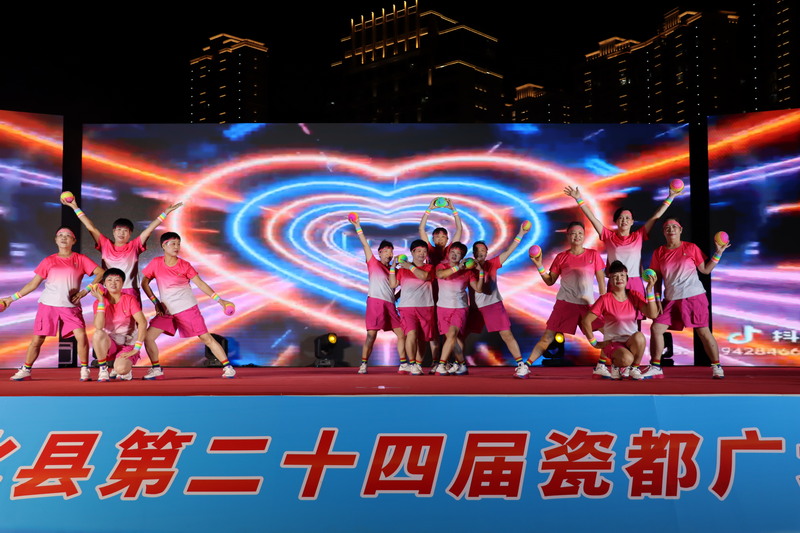 卅五春秋勤耕耘 老年教育立新功 - 憨鼠网