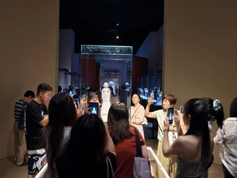 83万人次观看 “中国白·德化瓷”艺术大展在沪圆满闭幕 - 憨鼠网