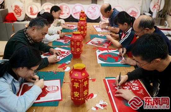 德化杨梅：情暖重阳送爱心 同宗同心一家亲 - 憨鼠网