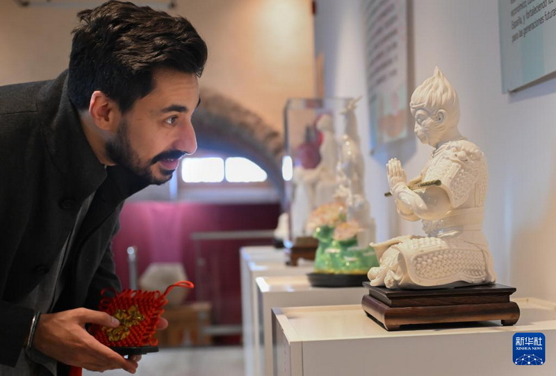 “中国白·德化瓷”西班牙巡展举行 - 憨鼠网