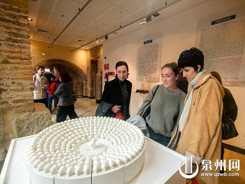 德化瓷西班牙巡展 签约友城拓展产业合作 - 憨鼠网