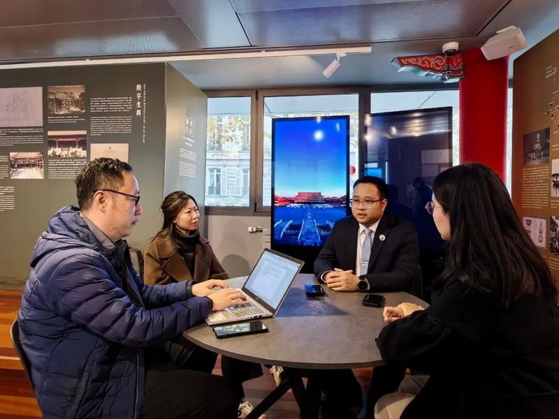 德化赴法参加2025巴斯世界和平论坛 以瓷为媒搭建中欧交流桥梁 - 憨鼠网