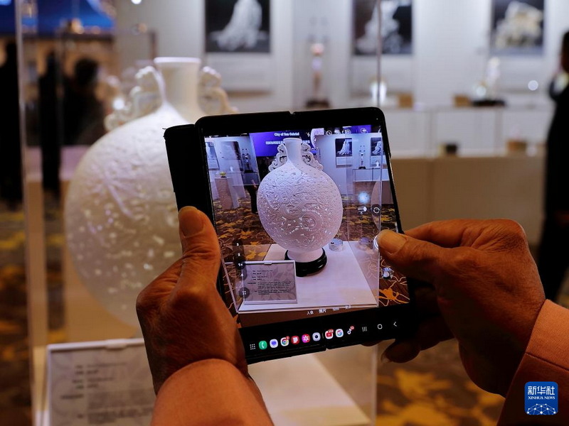 “中国白·德化瓷”国际巡展亮相洛杉矶 - 憨鼠网