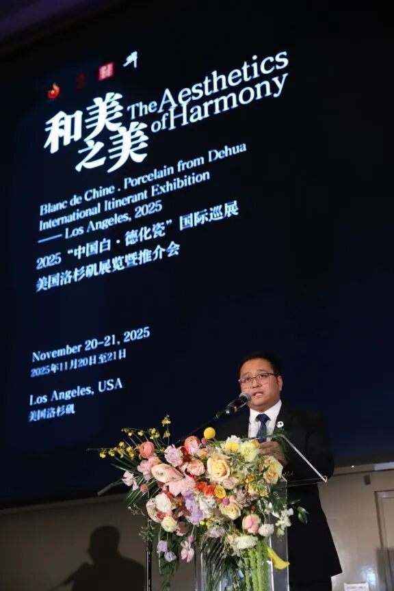 瓷以载道 德化“中国白”在洛杉矶“细诉”中华文明 - 憨鼠网