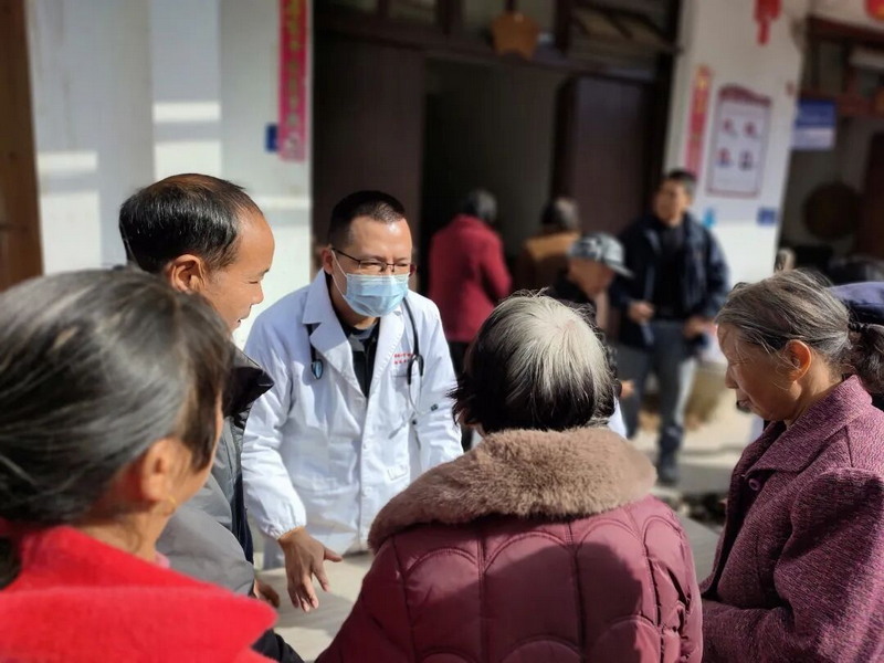 杨梅乡：健康送上门 义诊暖民心 - 憨鼠网